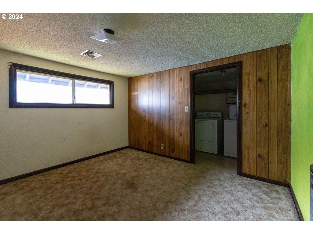 2908 Elmira Road Eugene, OR 97402 - Photo 23 of 40 Bedroom