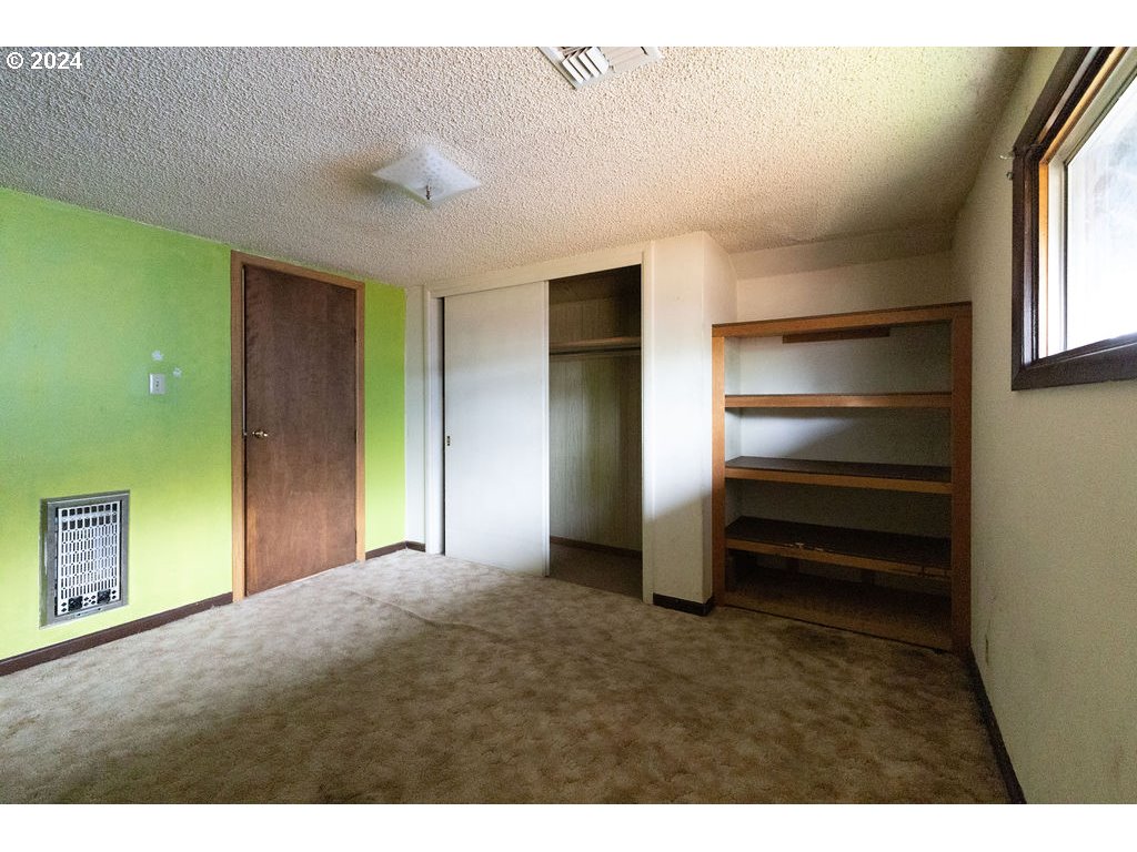 2908 Elmira Road Eugene, OR 97402 - Photo 24 of 40 Bedroom