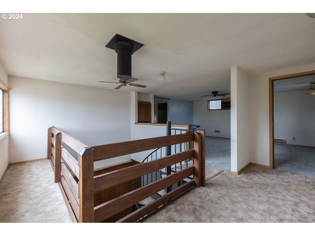 2908 Elmira Road Eugene, OR 97402 - Photo 26 of 40 Staircase