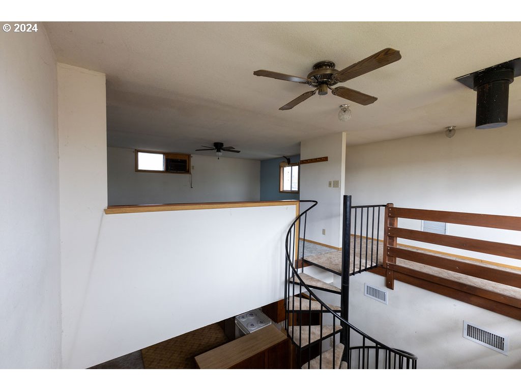 2908 Elmira Road Eugene, OR 97402 - Photo 28 of 40 Staircase