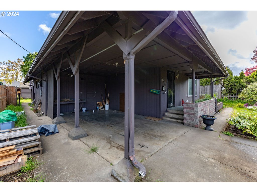 2908 Elmira Road Eugene, OR 97402 - Photo 4 of 40 Gallery Image 4