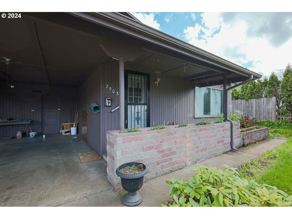 2908 Elmira Road Eugene, OR 97402 - Photo 5 of 40 Gallery Image 5