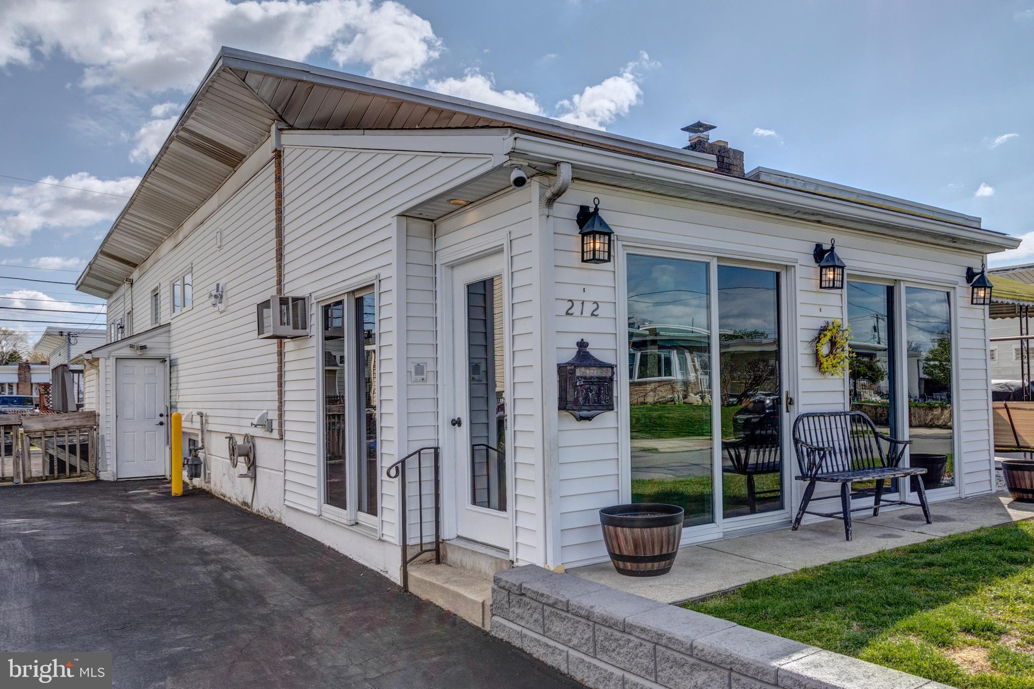 212 Hoffman Road Ridley Park, PA 19078 - Photo 3 of 45 Gallery Image 3