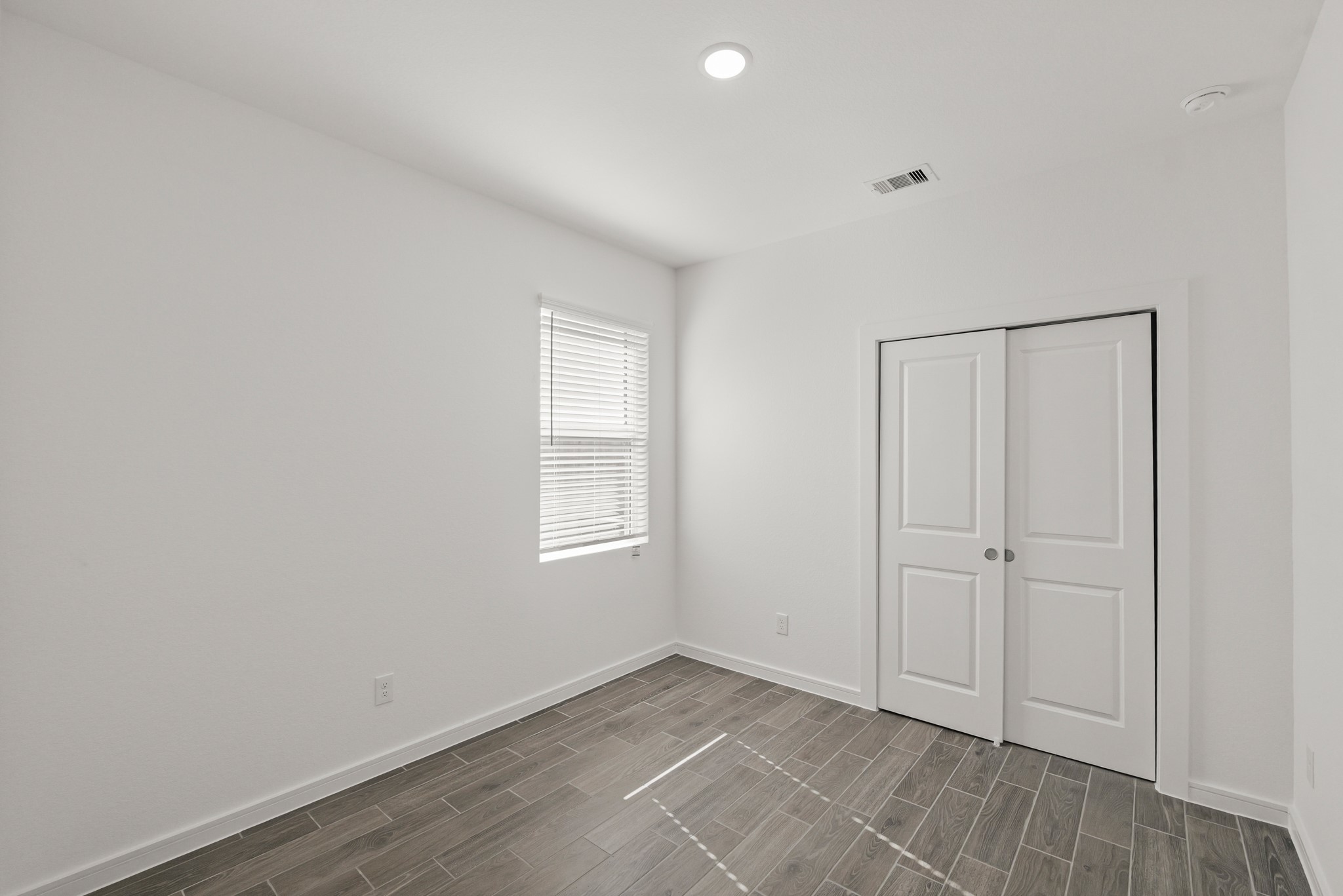 7807 Jasper Mdws Way Angleton, TX 77515 - Photo 13 of 26 Bedroom 2 (*Photo not of actual home and used for illustration purposes only.)