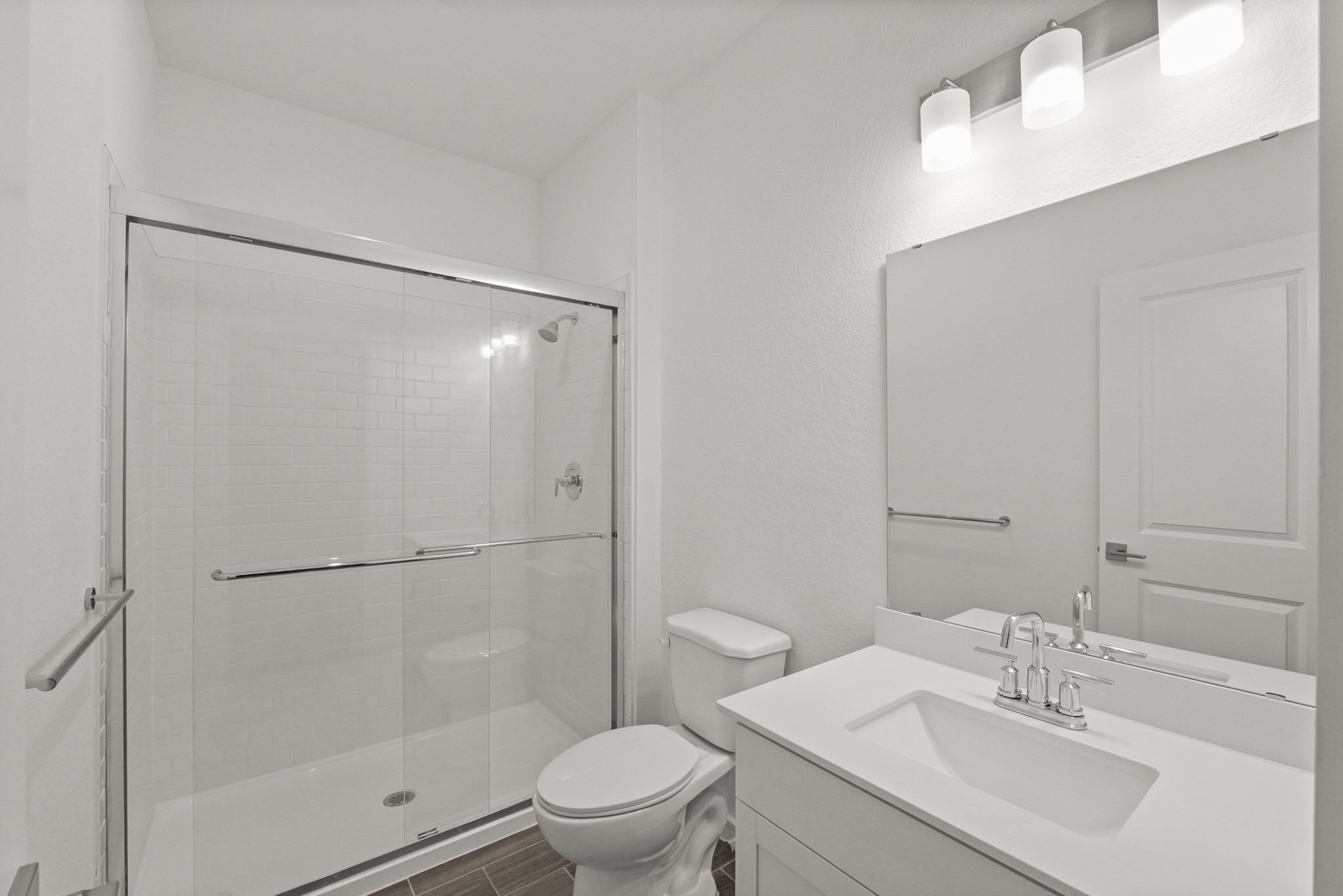 7807 Jasper Mdws Way Angleton, TX 77515 - Photo 17 of 26 Hall bath 2 (*Photo not of actual home and used for illustration purposes only.)