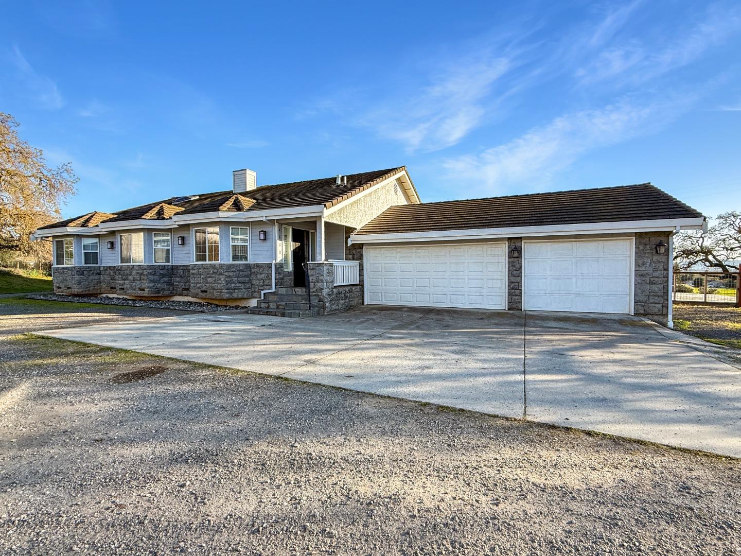 2800 Roop Road Gilroy, CA 95020 - Photo 2 of 53