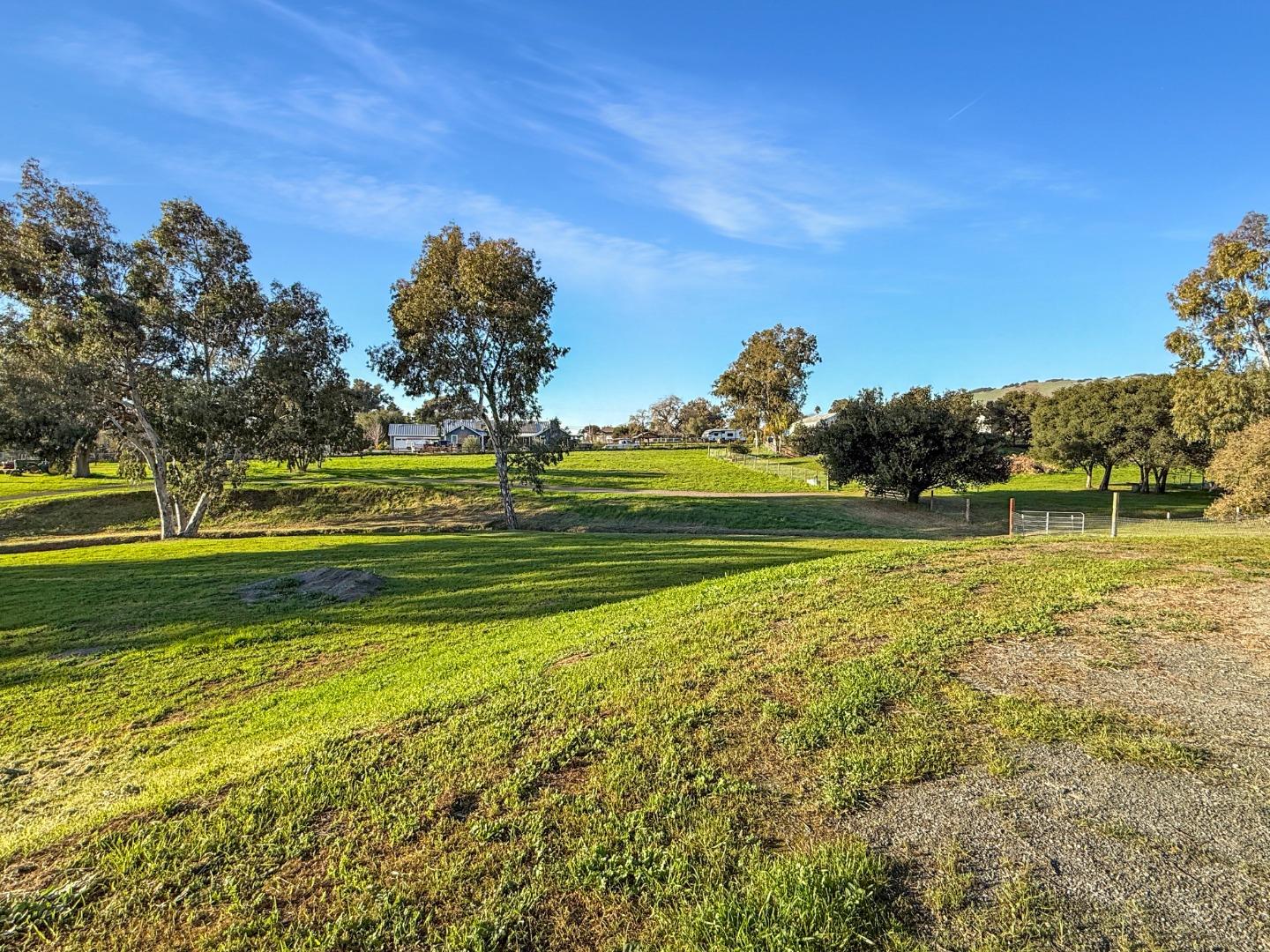 2800 Roop Road Gilroy, CA 95020 - Photo 35 of 53