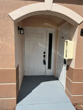 $1,900 | 1261 Southeast 27th Street, Unit 104, Homestead, FL 33035
