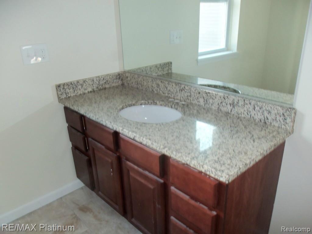 3828 West Schafer Road Pinckney, MI 48169 - Photo 12 of 17 BATHROOM