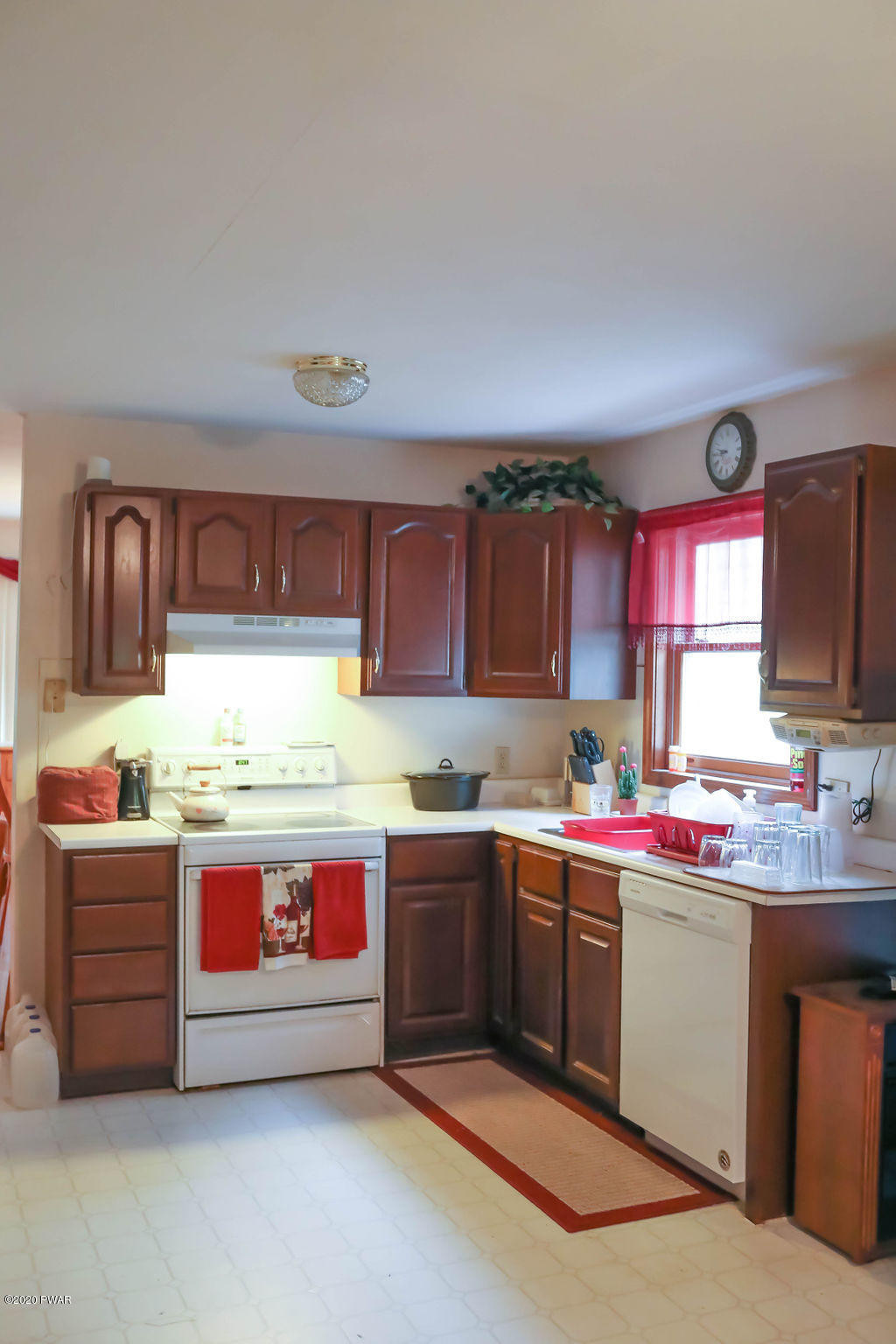 119 Deer Run Road Hawley, PA 18428 - Photo 15 of 64 10-kitchen
