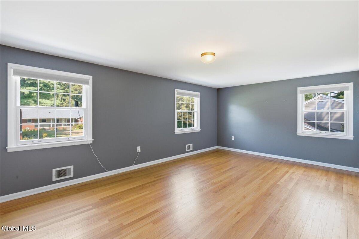 1354 Rowe Road Niskayuna, NY 12309 - Photo 27 of 43 27-024_MW2_5590