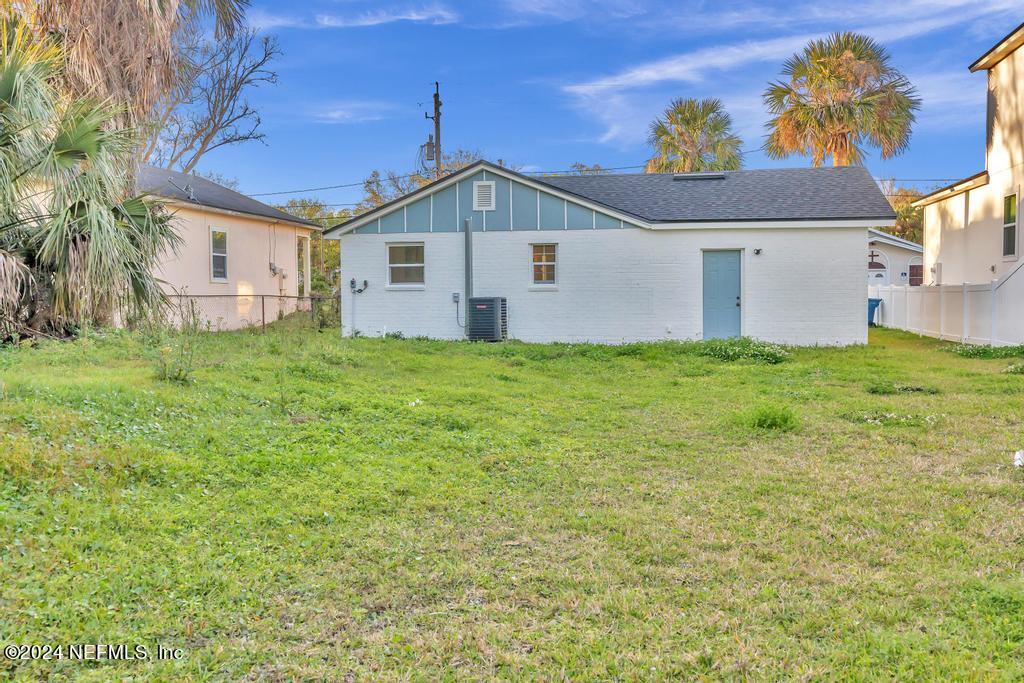 4623 Ribault Park Street Jacksonville, FL 32233 - Photo 29 of 30 a view of a backyard of the house