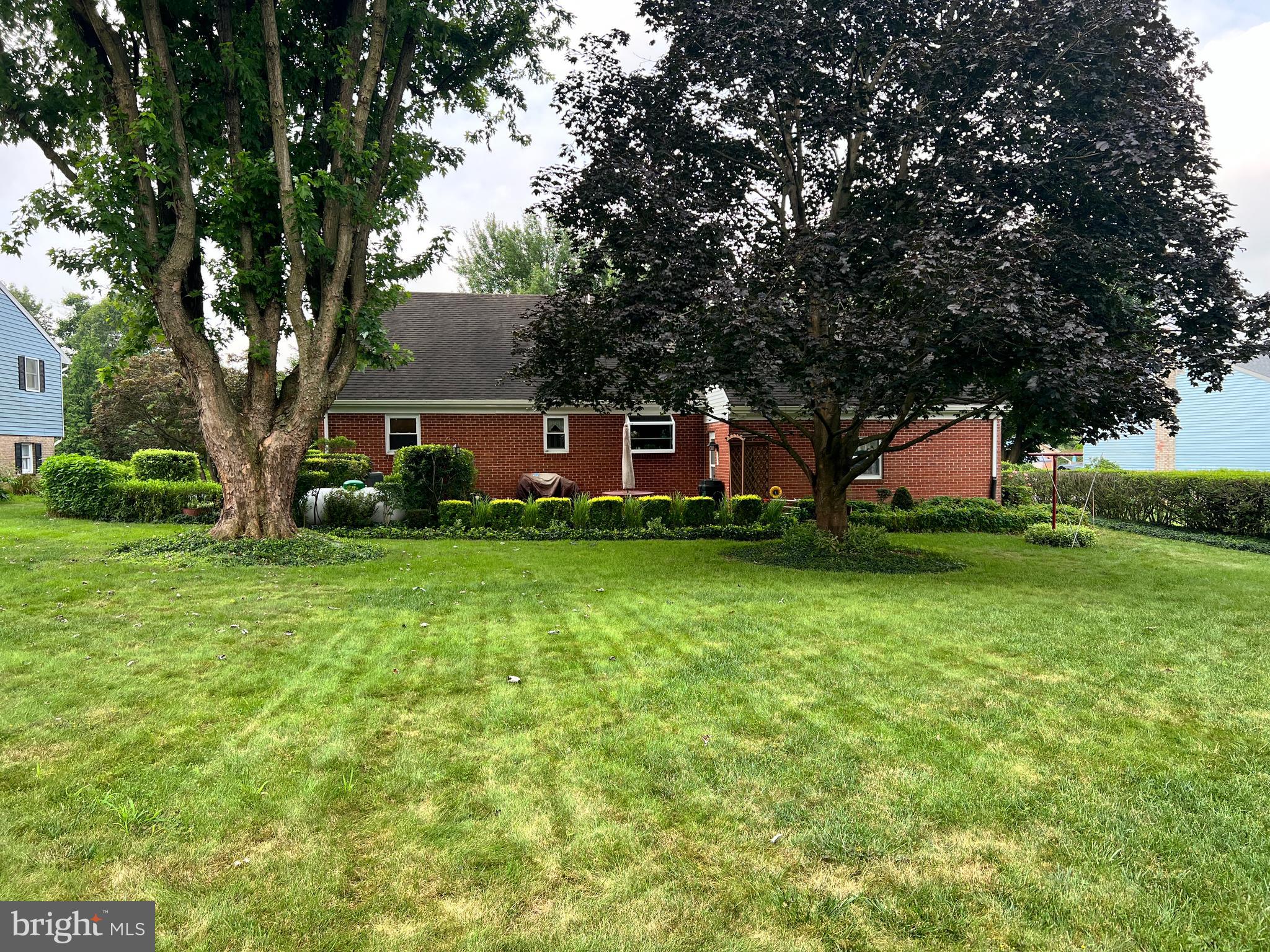 51 South Snyder Street Manheim, PA 17545 - Photo 4 of 32 a front view of house with yard and green space