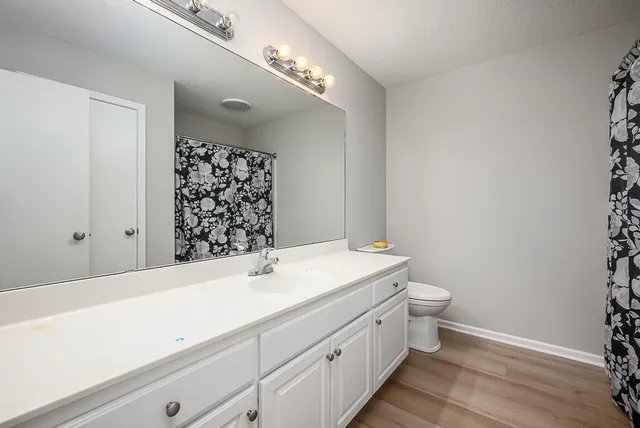 $489,950 | 24601 Garrett Road, McLouth, KS 66054