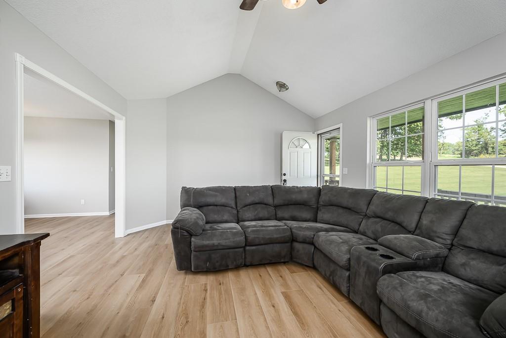 24601 Garrett Road McLouth, KS 66054 - Photo 8 of 23