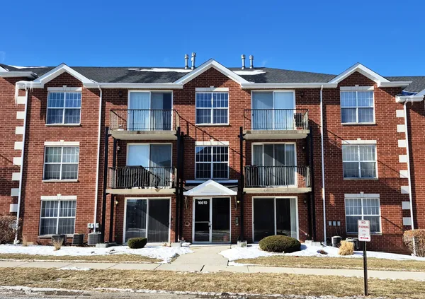 $254,900 | 16610 Liberty Circle, Unit 1N, Orland Park, IL 60467