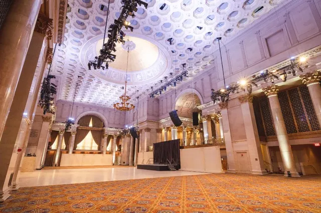 a view of entryway with a front door