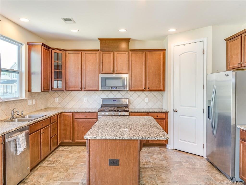 4334 Hubbard Road Charlotte, NC 28269 - Photo 12 of 22 Gallery Image 12