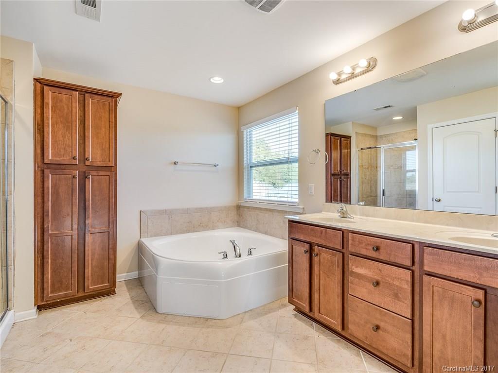4334 Hubbard Road Charlotte, NC 28269 - Photo 18 of 22 Gallery Image 18