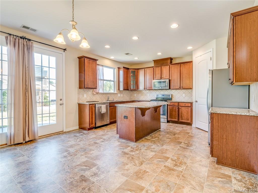 4334 Hubbard Road Charlotte, NC 28269 - Photo 10 of 22 Gallery Image 10