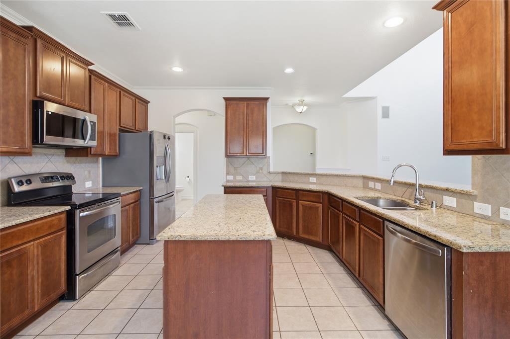 2030 Diamondback Forney, TX 75126 - Photo 10 of 40 Gallery Image 10