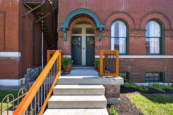 $449,900 | 2520 California Avenue, St. Louis, MO 63104