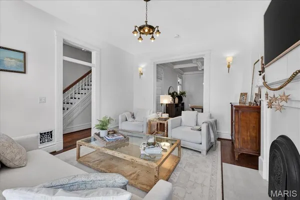 $449,900 | 2520 California Avenue, St. Louis, MO 63104