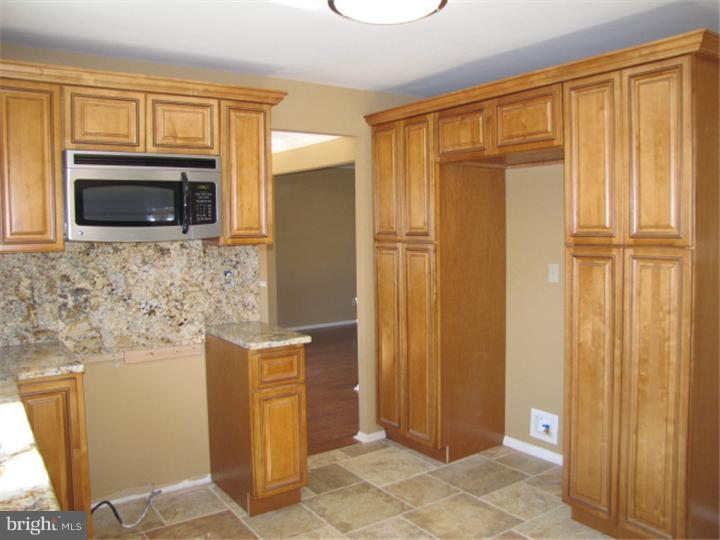 8 Cobblestone Road Cherry Hill, NJ 08003 - Photo 8 of 24
