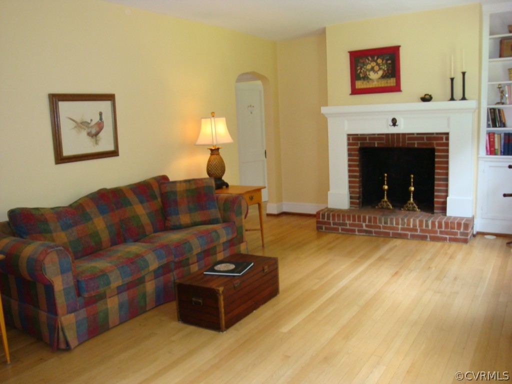 2818 Maidens Road Powhatan, VA 23139 - Photo 4 of 24 Gallery Image 4