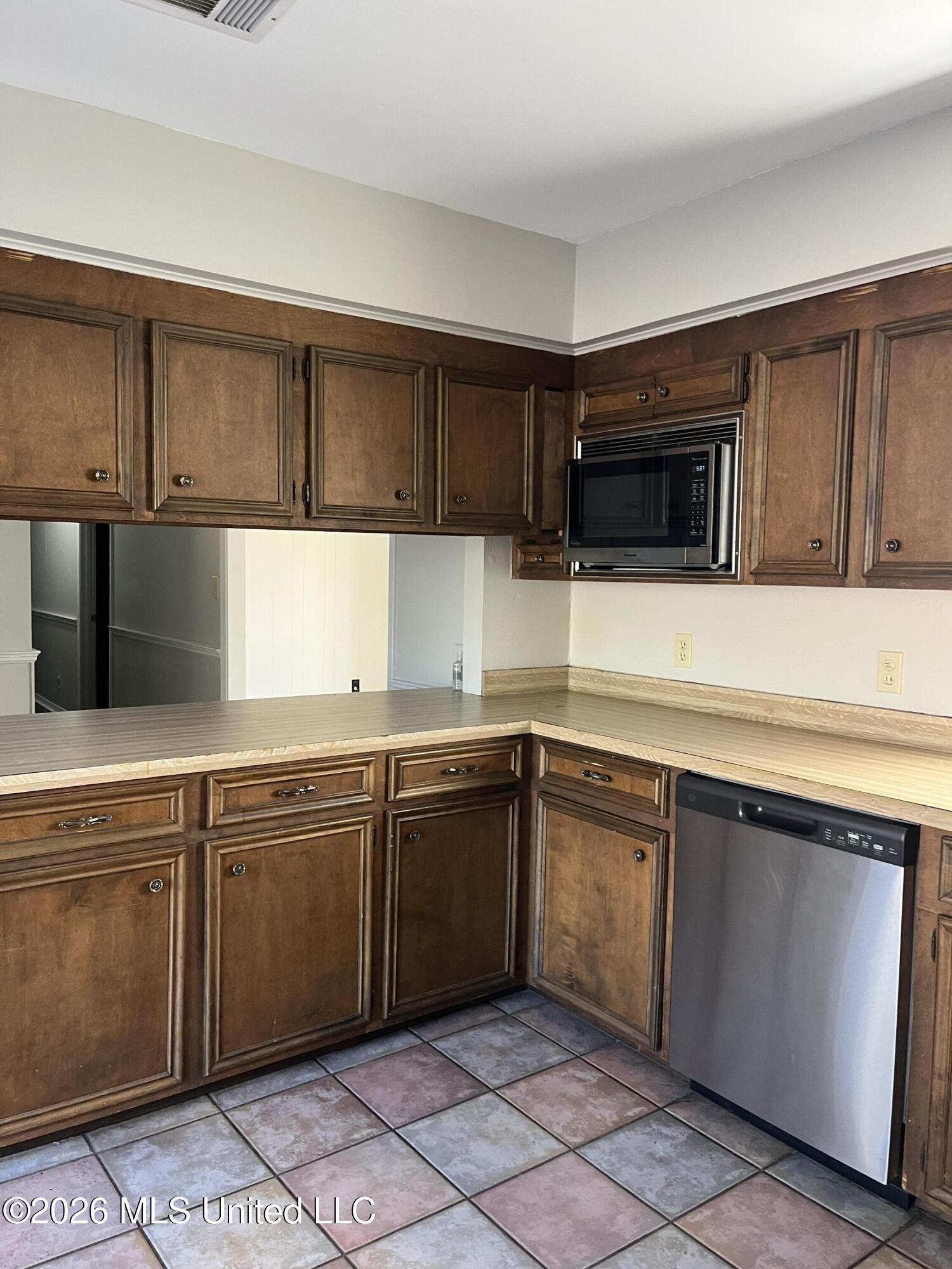 5554 Daugherty Road Long Beach, MS 39560 - Photo 5 of 9 5554kitchen2