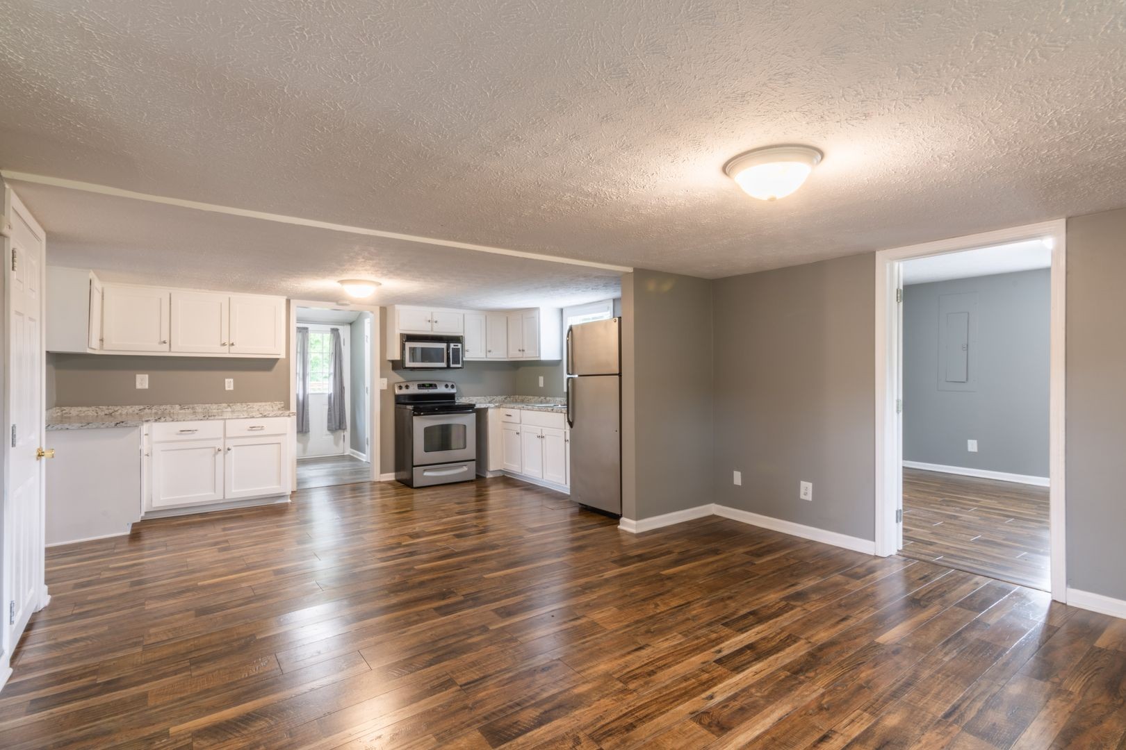 605 Days Road Lafayette, TN 37083 - Photo 2 of 17