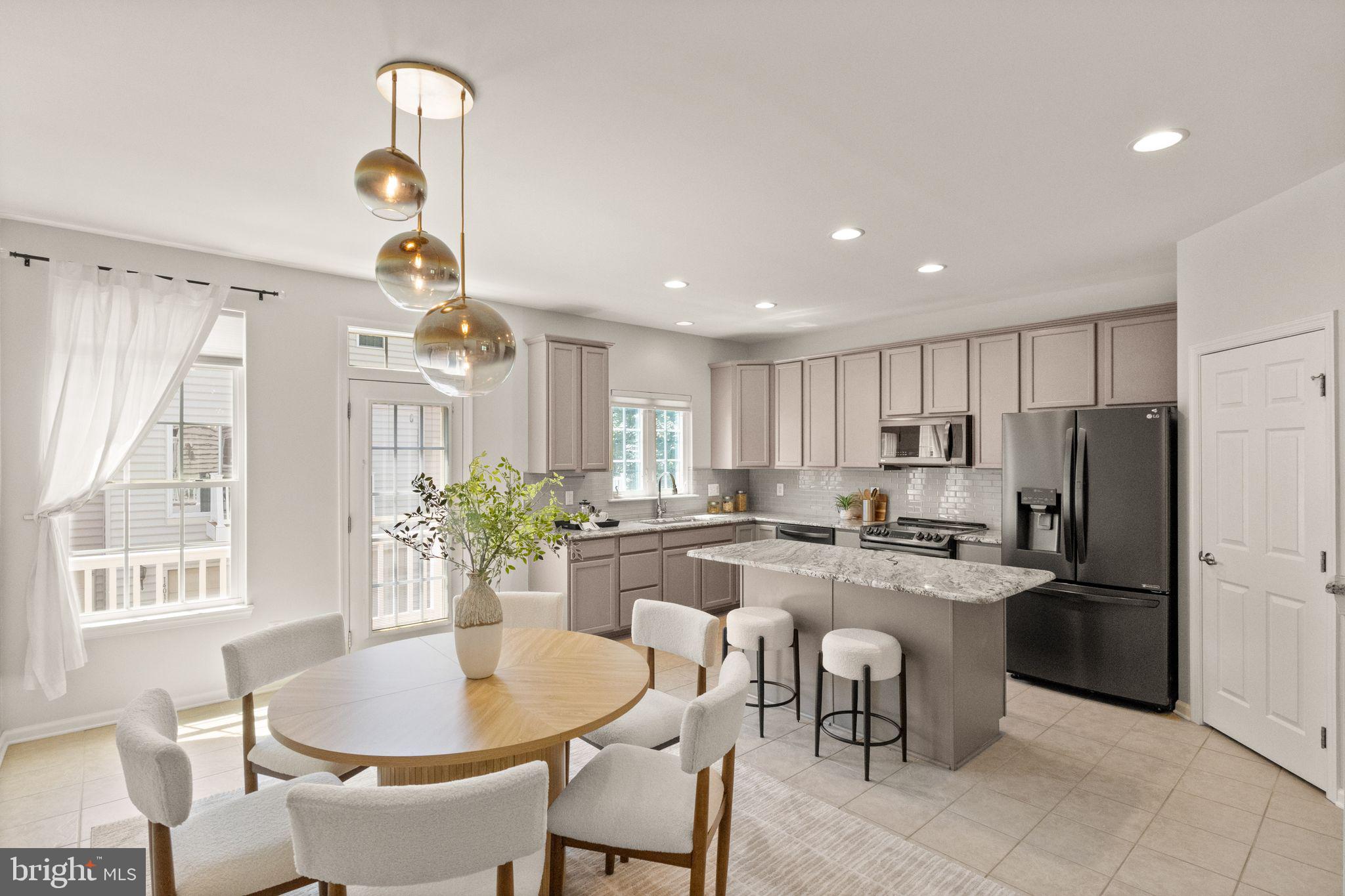 7015 Trek Way Gainesville, VA 20155 - Photo 5 of 56 Enormous eat-in kitchen