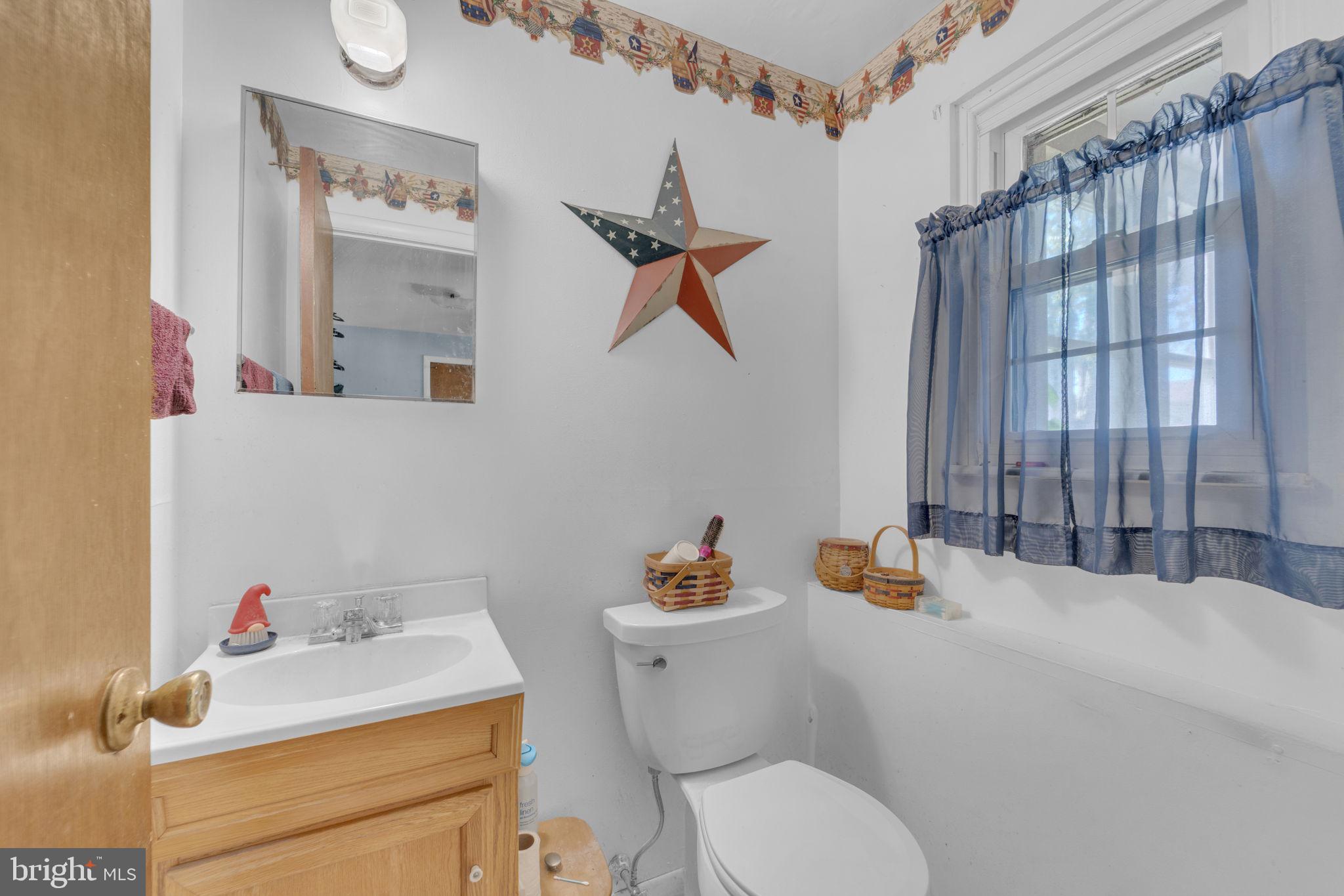 113 Lafayette Road Beverly, NJ 08010 - Photo 26 of 29 Powder Room