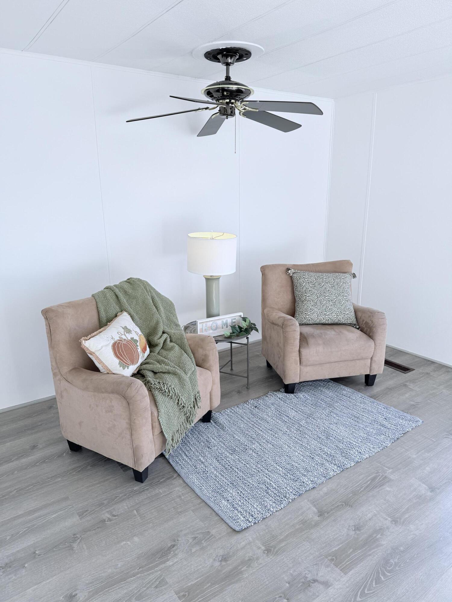 5076 Leonard Road, Unit 93 Grants Pass, OR 97527 - Photo 3 of 9 LARGE LIVING ROOM - MORE PHOTOS TO FOLLOW