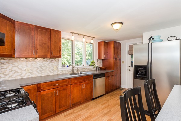 58 Appleton Avenue Hamilton, MA 01982 - Photo 4 of 21 Gallery Image 4