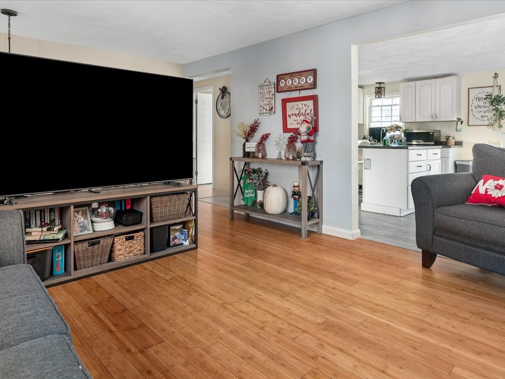 1712 Flat River Road Coventry, RI 02816 - Photo 5 of 16