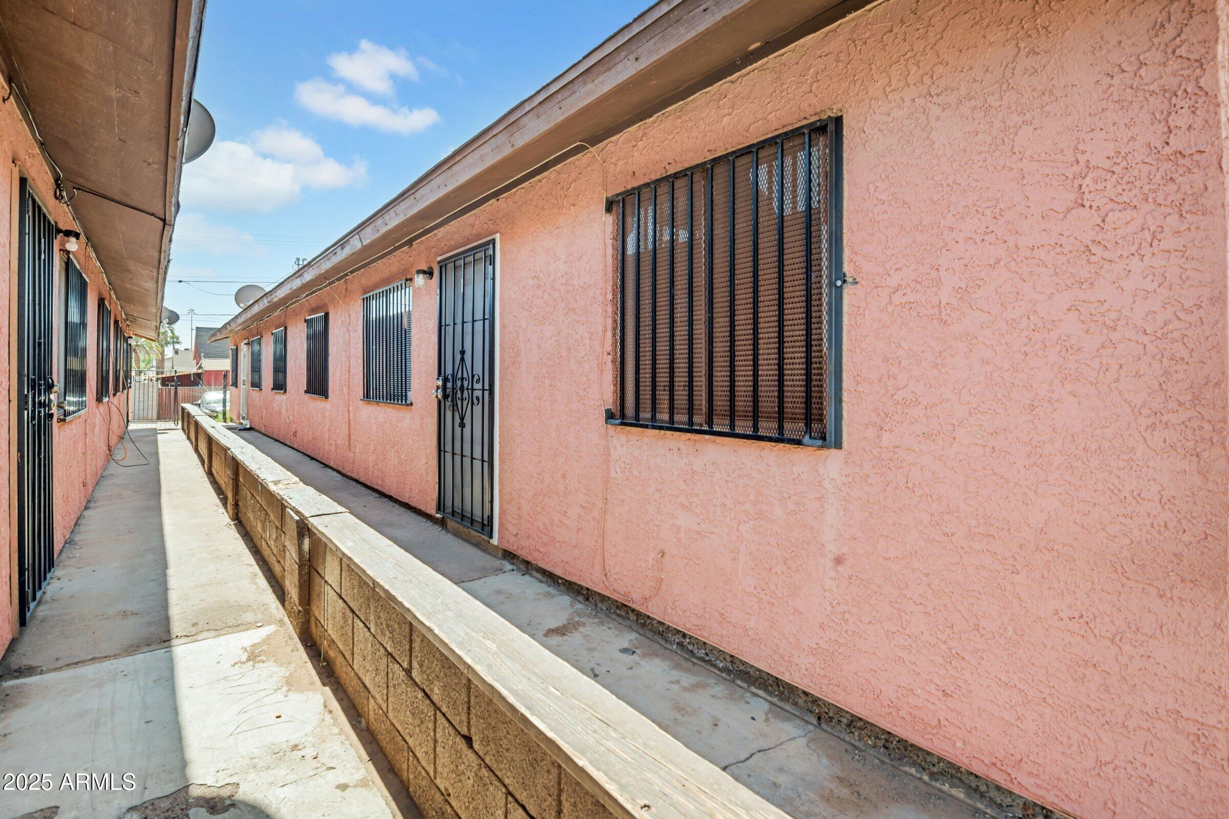 1123 West Fillmore Street Phoenix, AZ 85007 - Photo 4 of 20