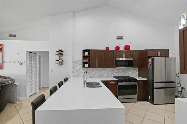 $3,400 | 18775 Northwest 80th Avenue, Unit 18775, Hialeah, FL 33015