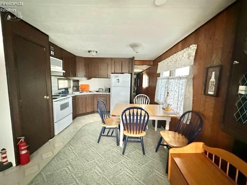 3575 Northeast Catawba Road, Unit 40 Port Clinton, OH 43452 - Photo 6 of 14 Gallery Image 6