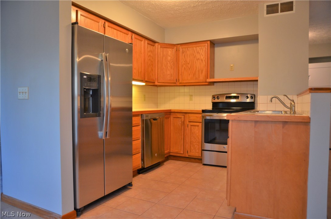 1017 Irish Road Kent, OH 44240 - Photo 16 of 25 Gallery Image 16