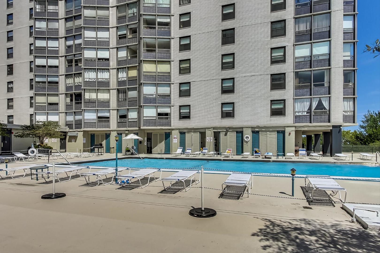5701 North Sheridan Road, Unit 4Q Chicago, IL 60660 - Photo 19 of 23