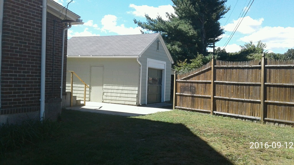 461 Southwick Road Westfield, MA 01085 - Photo 2 of 14