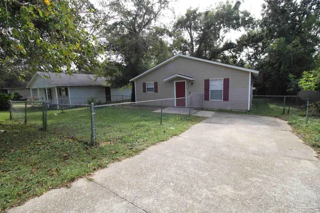 $1,295 | 1911 West Gonzalez Street, Pensacola, FL 32501