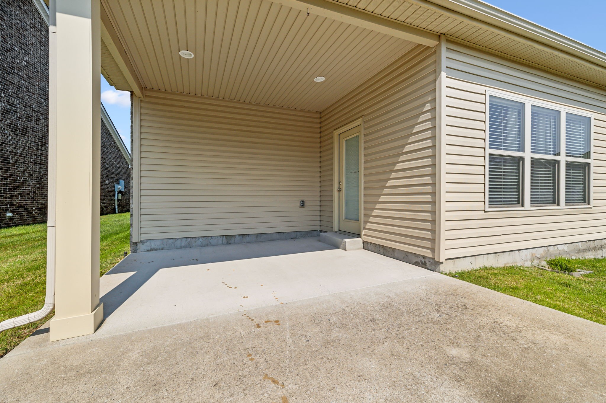 1229 Mayflower Way Lebanon, TN 37087 - Photo 42 of 42 a backyard of a house