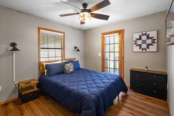 3409 Line Springs Road Sevierville, TN 37862 - Photo 25 of 35 a bedroom with a bed and a window