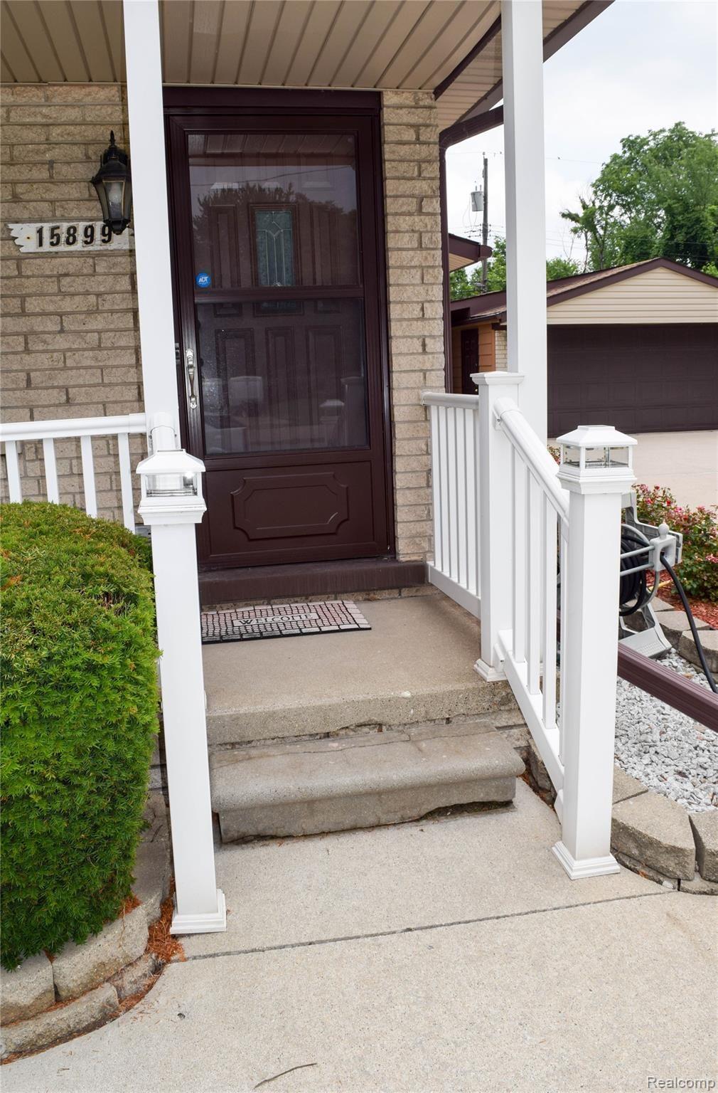15899 Allen Road Southgate, MI 48195 - Photo 2 of 50 DSC_0021 (7).jpg