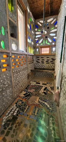 a view of entryway with furniture