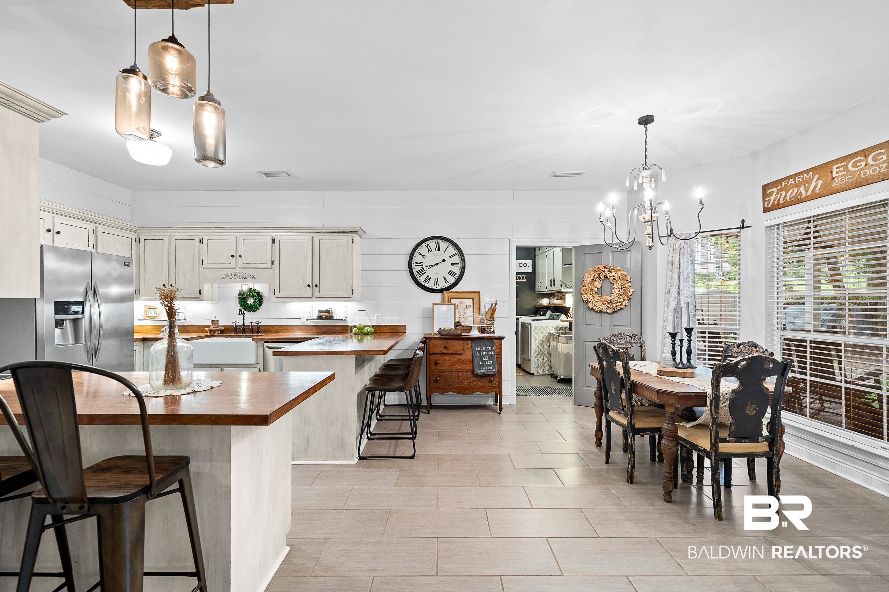 619 Ridgewood Drive Daphne, AL 36526 - Photo 22 of 47 Breakfast Area/Kitchen