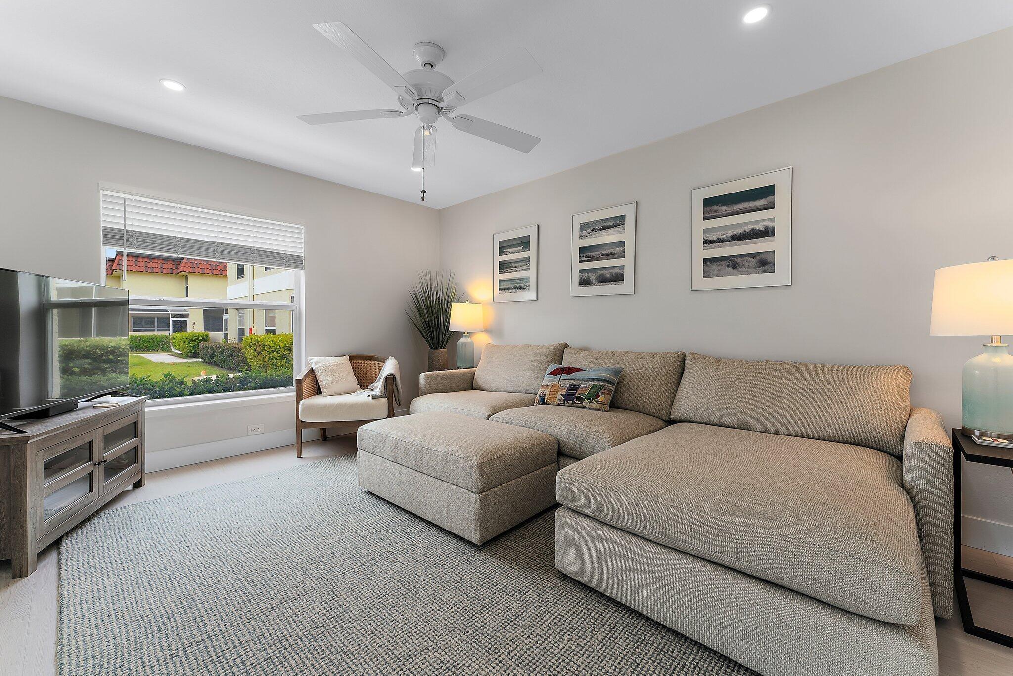 717 Highway 1, Unit 804 Jupiter, FL 33477 - Photo 17 of 45 Living area