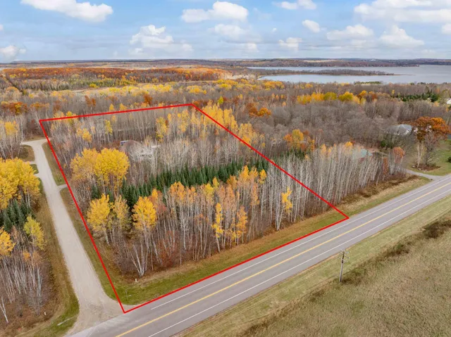 $559,900 | 21564 Sugarbush Lane, Cohasset, MN 55721